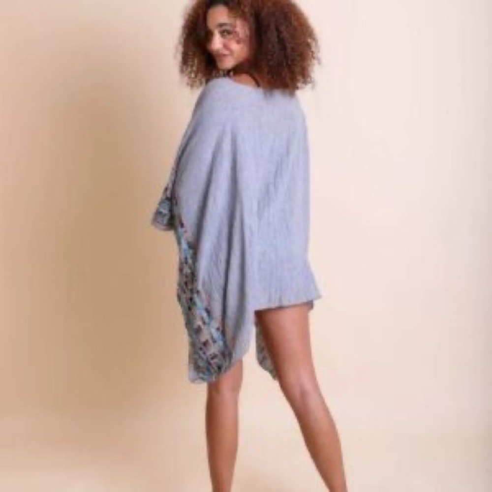 Bohemian Embroidered Gray Closed-Front Kimono Shirt - Picture 2 of 2